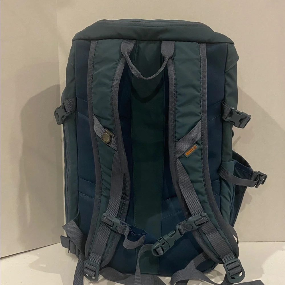 Like New REI 18L Ruck Pack Hiking/Travel/Laptop/Carry-On Backpack